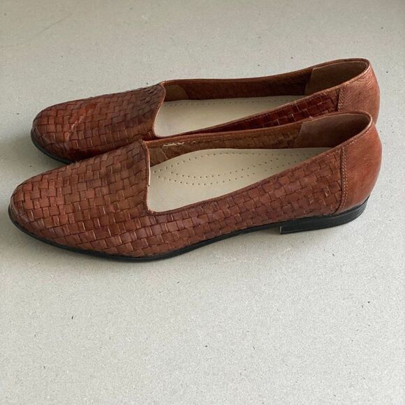 Trotters Women's Leather Liz Almond-Toe Cognac Loafer, Size 11 Narrow - Picture 4 of 8